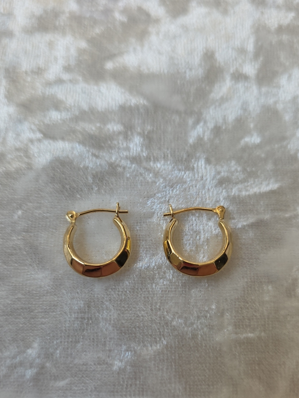 14kt Gold Hoop Minimalist Coquette Girl Earrings 1/2 Inch